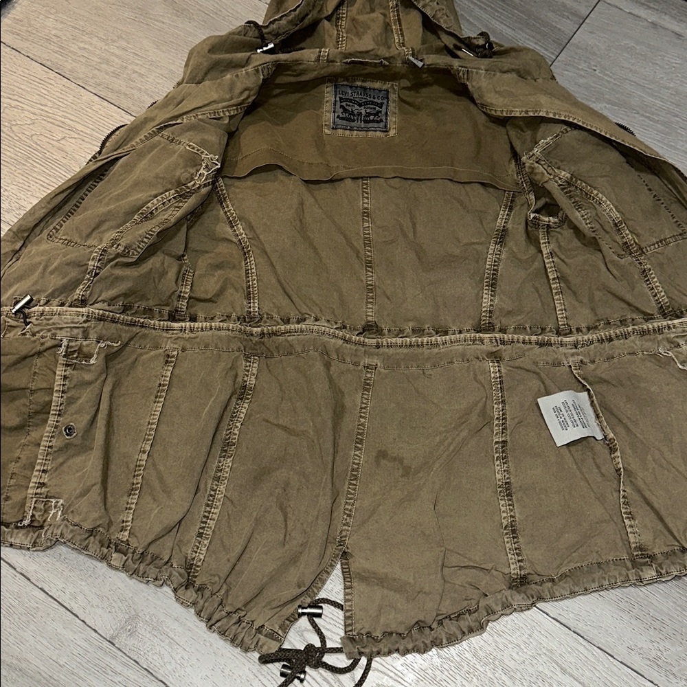 Levi's Khaki Jacket with Hood and pockets size small - Picture 5 of 9